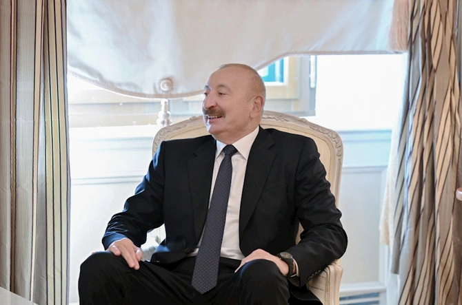 İlham Əliyev Müsəlman Ağsaqqalları Şurasının baş katibini qəbul edib — FOTOLAR