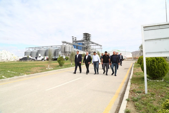 Hacıqabulda Dövlət Proqramının icrası yoxlanıldı — FOTOLAR Hacıqabulda Dövlət Proqramının icrası yoxlanıldı — FOTOLAR