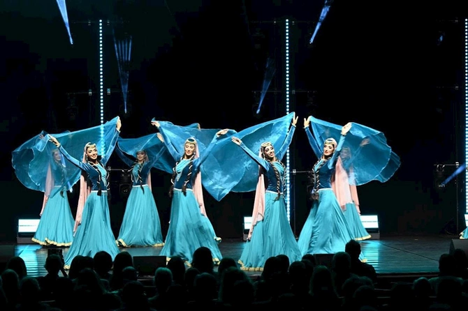 Milli rəqs sənətimizin Montrö festivalında təntənəsi — VİDEO
