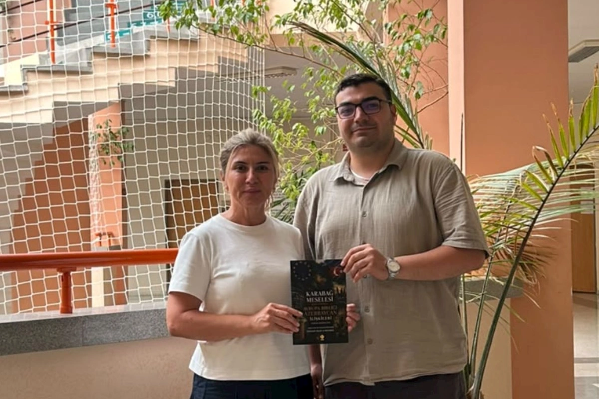 İstanbul Universitetinin doktorantı Azərbaycanın diplomatik zəfərini Türkiyə akademiyasına daşıdı — FOTOLAR