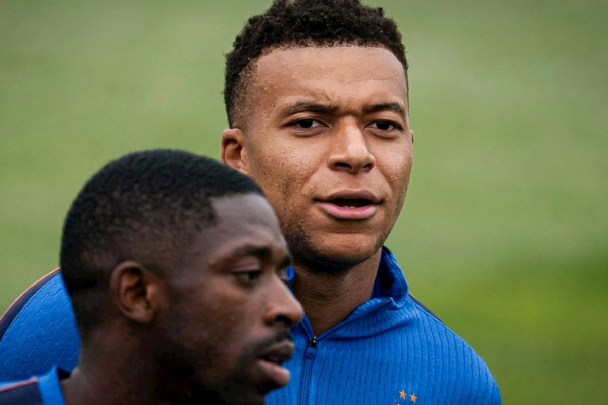 Fransa millisində parçalanma — Mbappe komandanı özünə düşmən etdi