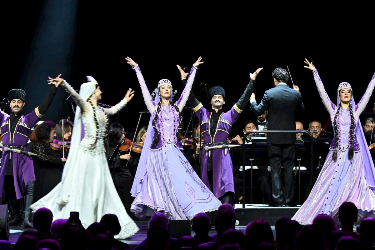 Montrödə Azərbaycanın incəsənət nümayəndələrinin iştirakı ilə qala konsert keçirildi — FOTOLAR