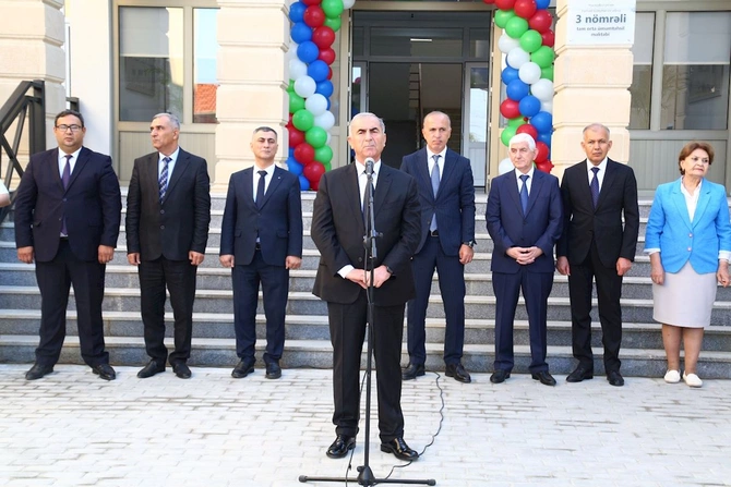Hacıqabul şəhərində yeni məktəb binasının açılışı keçirildi — FOTOLAR