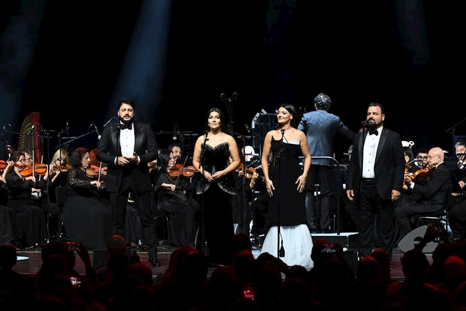 Montrödə Azərbaycanın incəsənət nümayəndələrinin iştirakı ilə qala konsert keçirildi — FOTOLAR Montrödə Azərbaycanın incəsənət nümayəndələrinin iştirakı ilə qala konsert keçirildi — FOTOLAR