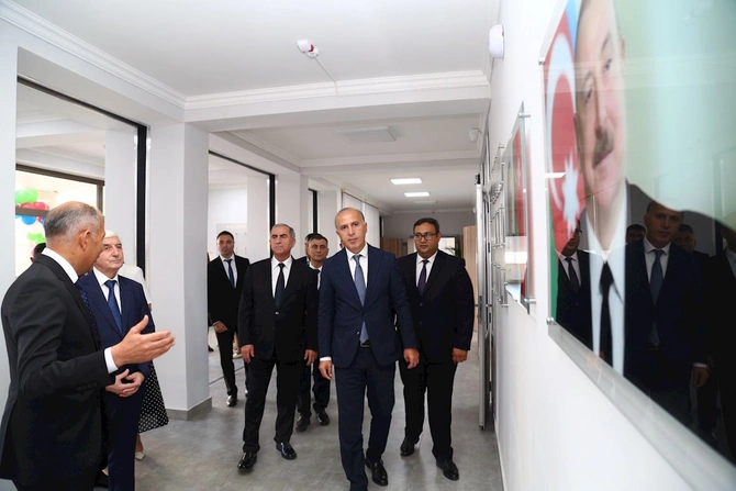 Hacıqabul şəhərində yeni məktəb binasının açılışı keçirildi — FOTOLAR