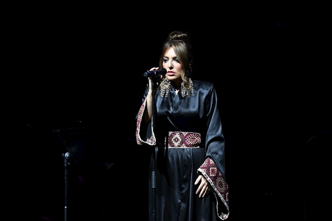 Montrödə Azərbaycanın incəsənət nümayəndələrinin iştirakı ilə qala konsert keçirildi — FOTOLAR Montrödə Azərbaycanın incəsənət nümayəndələrinin iştirakı ilə qala konsert keçirildi — FOTOLAR