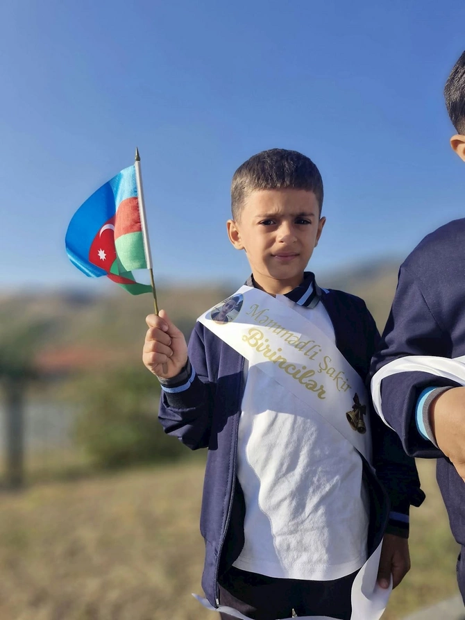 İşğaldan azad edilmiş ərazilərdə 7 məktəbdə ilk dəfə Bilik Günü qeyd edilir — FOTOLAR