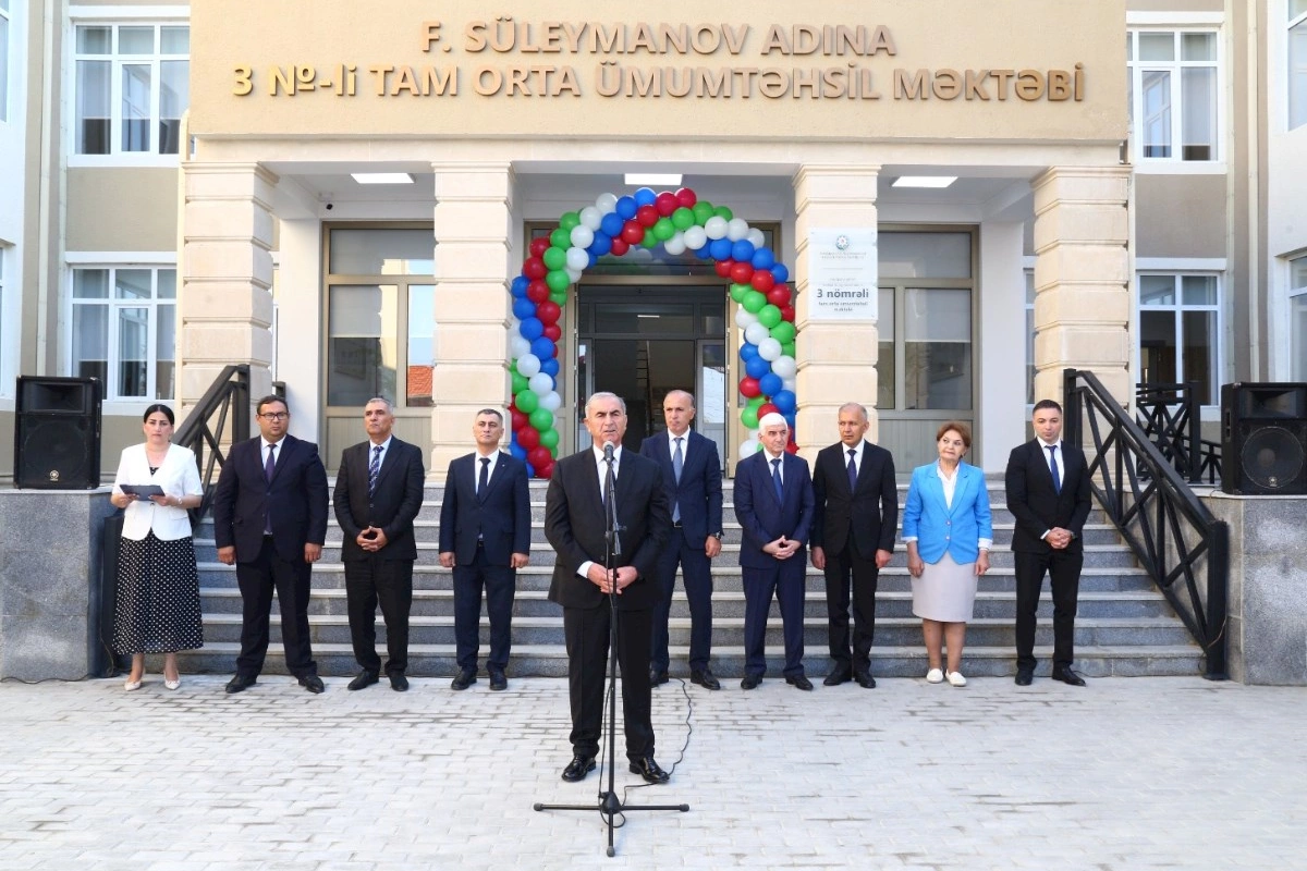 Hacıqabul şəhərində yeni məktəb binasının açılışı keçirildi — FOTOLAR
