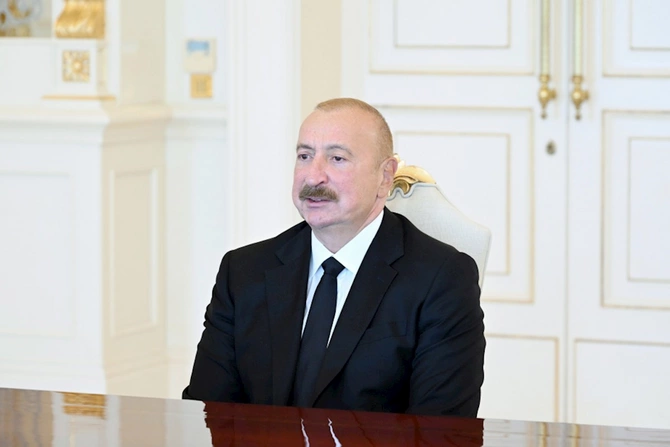 Prezident İlham Əliyev Türkiyənin xarici işlər nazirini qəbul edib — FOTOLAR