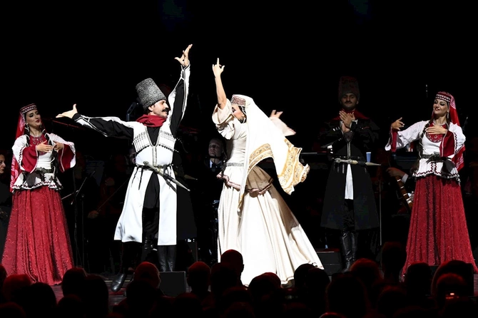 Montrödə Azərbaycanın incəsənət nümayəndələrinin iştirakı ilə qala konsert keçirildi — FOTOLAR Montrödə Azərbaycanın incəsənət nümayəndələrinin iştirakı ilə qala konsert keçirildi — FOTOLAR