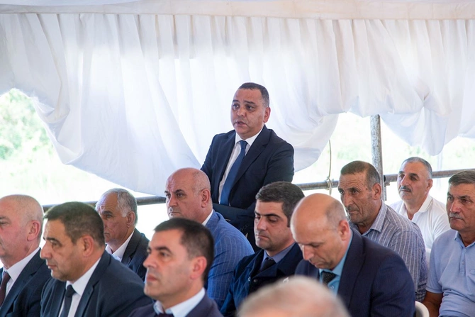 Salyanın Şəkərli kəndində səyyar görüş keçirildi — FOTOLAR Salyanın Şəkərli kəndində səyyar görüş keçirildi — FOTOLAR