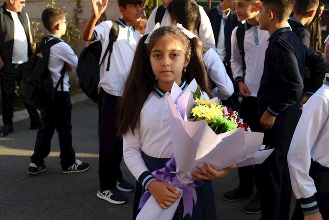 İşğaldan azad edilmiş ərazilərdə 7 məktəbdə ilk dəfə Bilik Günü qeyd edilir — FOTOLAR