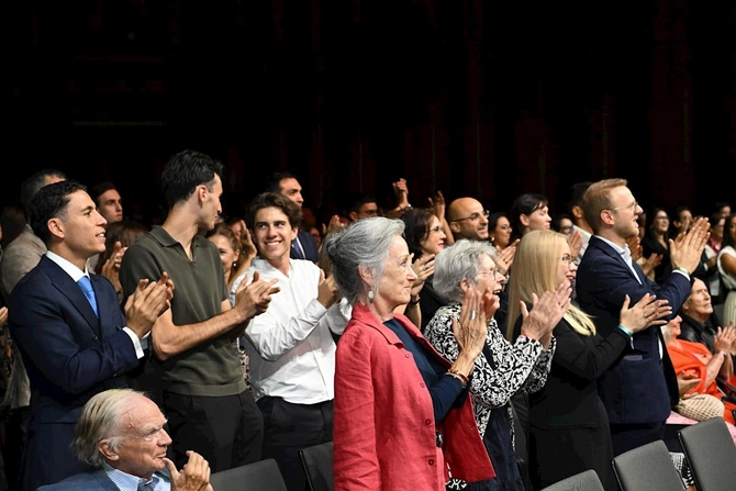 Montrödə Azərbaycanın incəsənət nümayəndələrinin iştirakı ilə qala konsert keçirildi — FOTOLAR Montrödə Azərbaycanın incəsənət nümayəndələrinin iştirakı ilə qala konsert keçirildi — FOTOLAR