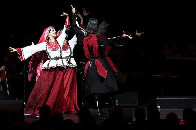 Montrödə Azərbaycanın incəsənət nümayəndələrinin iştirakı ilə qala konsert keçirildi — FOTOLAR Montrödə Azərbaycanın incəsənət nümayəndələrinin iştirakı ilə qala konsert keçirildi — FOTOLAR