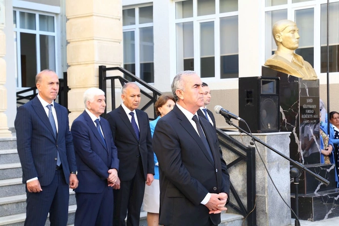 Hacıqabul şəhərində yeni məktəb binasının açılışı keçirildi — FOTOLAR