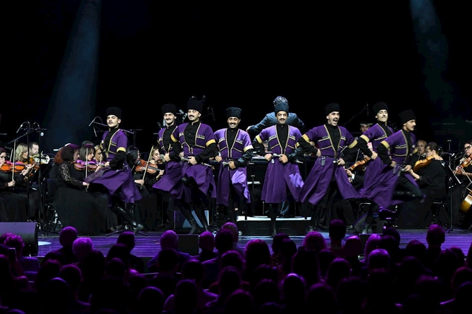 Montrödə Azərbaycanın incəsənət nümayəndələrinin iştirakı ilə qala konsert keçirildi — FOTOLAR Montrödə Azərbaycanın incəsənət nümayəndələrinin iştirakı ilə qala konsert keçirildi — FOTOLAR
