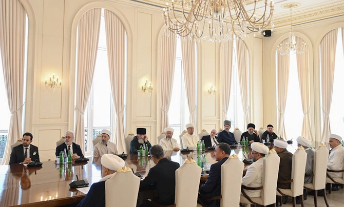 Prezident Bakıda keçirilən beynəlxalq konfransların iştirakçılarını qəbul etdi — FOTOLAR (YENİLƏNİB)