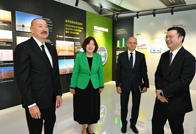Prezident “Qobustan” Günəş Elektrik Stansiyasının açılışında — FOTOLAR Prezident “Qobustan” Günəş Elektrik Stansiyasının açılışında — FOTOLAR