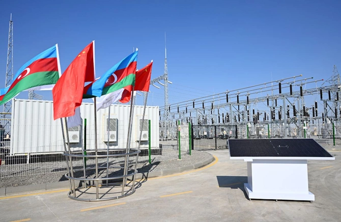 Prezident “Qobustan” Günəş Elektrik Stansiyasının açılışında — FOTOLAR Prezident “Qobustan” Günəş Elektrik Stansiyasının açılışında — FOTOLAR