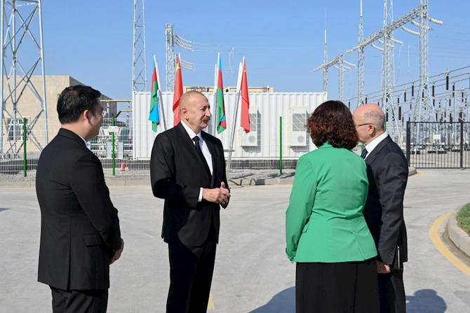 Prezident “Qobustan” Günəş Elektrik Stansiyasının açılışında — FOTOLAR Prezident “Qobustan” Günəş Elektrik Stansiyasının açılışında — FOTOLAR