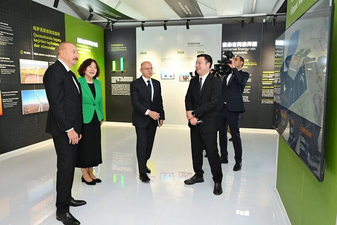 Prezident “Qobustan” Günəş Elektrik Stansiyasının açılışında — FOTOLAR Prezident “Qobustan” Günəş Elektrik Stansiyasının açılışında — FOTOLAR