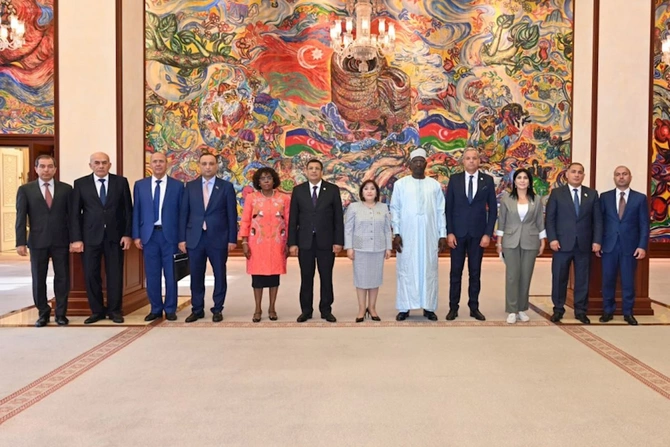 Pan-Afrika Parlamenti və Qoşulmama Hərəkatı Parlament Şəbəkəsi arasında Anlaşma Memorandumu imzalanıb — FOTOLAR Pan-Afrika Parlamenti və Qoşulmama Hərəkatı Parlament Şəbəkəsi arasında Anlaşma Memorandumu imzalanıb — FOTOLAR