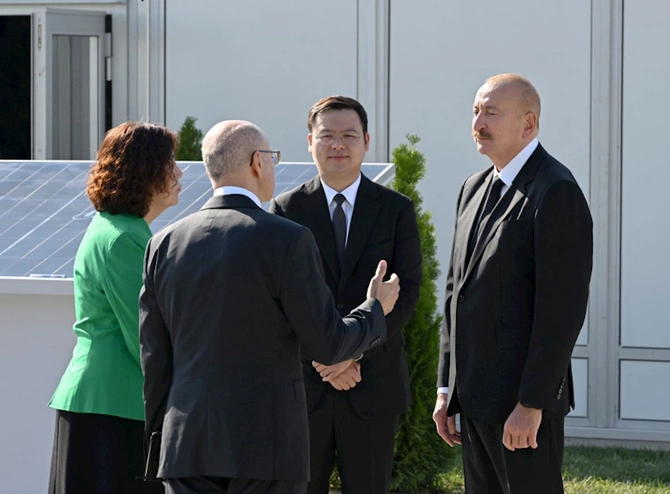 Prezident “Qobustan” Günəş Elektrik Stansiyasının açılışında — FOTOLAR Prezident “Qobustan” Günəş Elektrik Stansiyasının açılışında — FOTOLAR