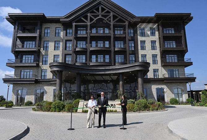 İlham Əliyev Şamaxıda Meysari Grand Hotel & SPA kompleksinin açılışını edib — FOTOLAR (YENİLƏNİB)
