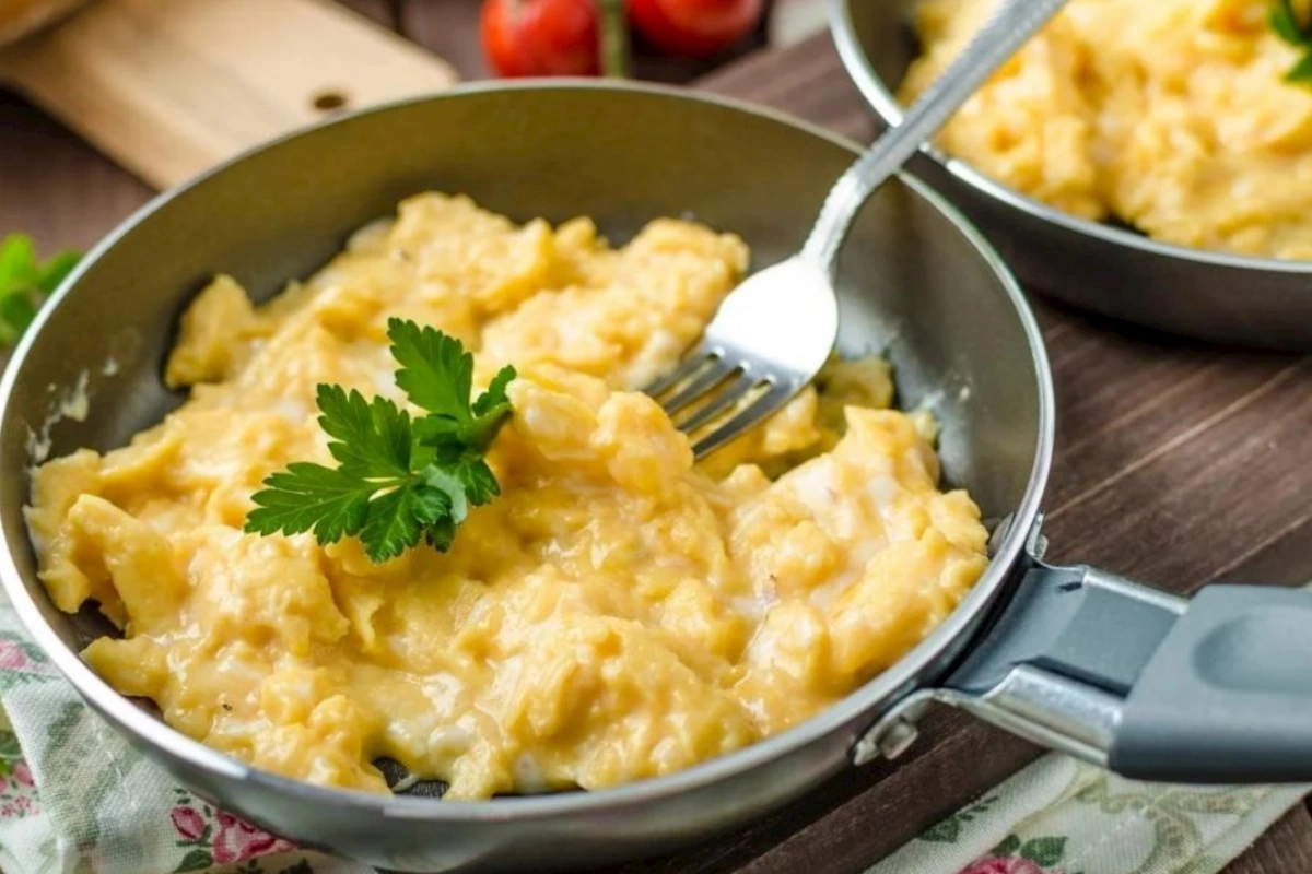 Yumurtaya bunu əlavə edin — Diyetoloqlar ən faydalı inqrediyenti açıqladı