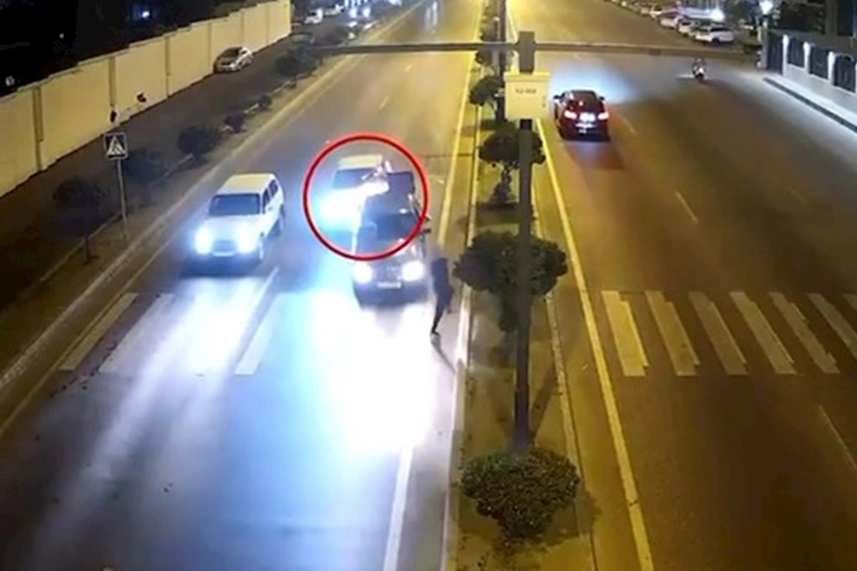 Bakıda 4 nəfər son anda ölümdən döndü — VİDEO
