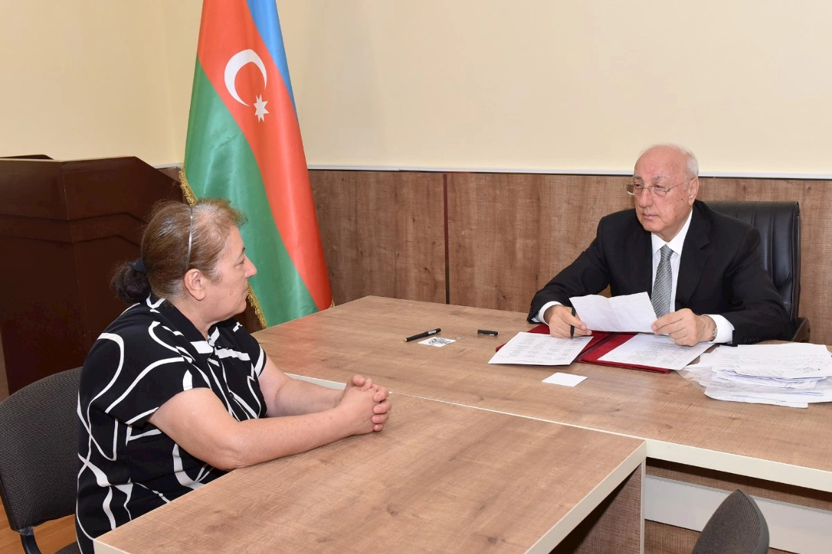 Zakir Fərəcov səyyar qəbulda vətəndaşların müraciətlərini dinlədi — FOTOLAR