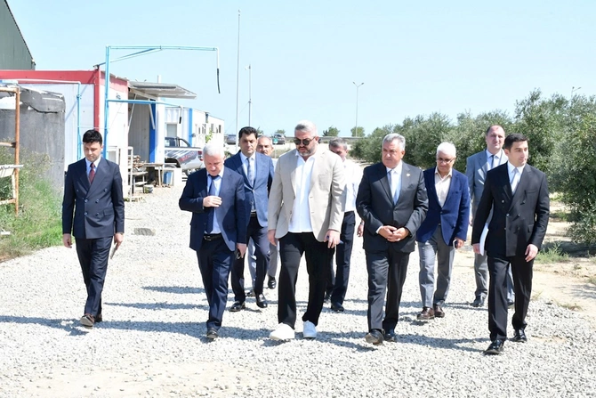 Kənd təsərrüfatının inkişafına dair Dövlət Proqramının icrası çərçivəsində görülmüş işlər və hədəflər müzakirə olunub — FOTOLAR