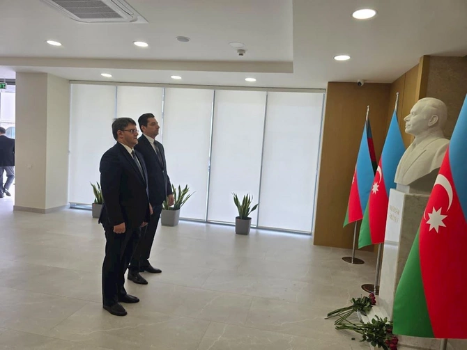 Nazir Xankəndidə vətəndaşları qəbul etdi — FOTOLAR