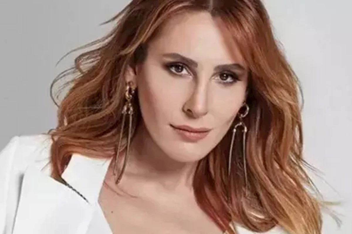 Funda Arar süni intellekti tənqid etdi: “Ortalığı qarışdırır”