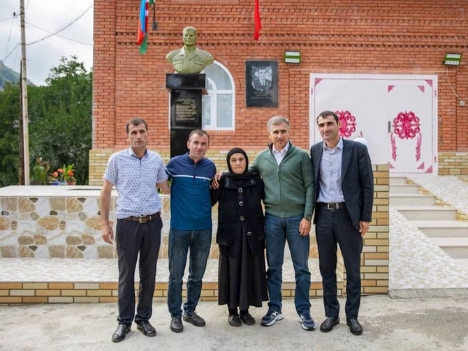 Pəncəlinin ailəsində xoş gün: Anar Ələkbərov da iştirak etdi — FOTOLAR Pəncəlinin ailəsində xoş gün: Anar Ələkbərov da iştirak etdi — FOTOLAR