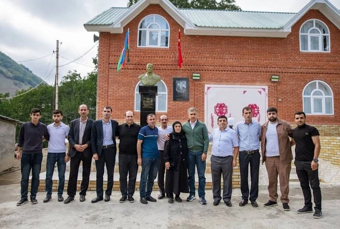 Pəncəlinin ailəsində xoş gün: Anar Ələkbərov da iştirak etdi — FOTOLAR Pəncəlinin ailəsində xoş gün: Anar Ələkbərov da iştirak etdi — FOTOLAR
