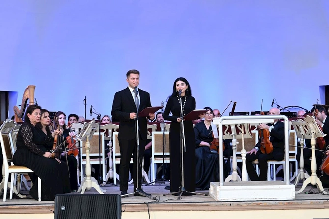 Filarmoniyada Üzeyir Hacıbəyli festivalının açılış mərasimi keçirilib — FOTOLAR Filarmoniyada Üzeyir Hacıbəyli festivalının açılış mərasimi keçirilib — FOTOLAR