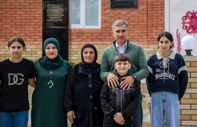 Pəncəlinin ailəsində xoş gün: Anar Ələkbərov da iştirak etdi — FOTOLAR Pəncəlinin ailəsində xoş gün: Anar Ələkbərov da iştirak etdi — FOTOLAR