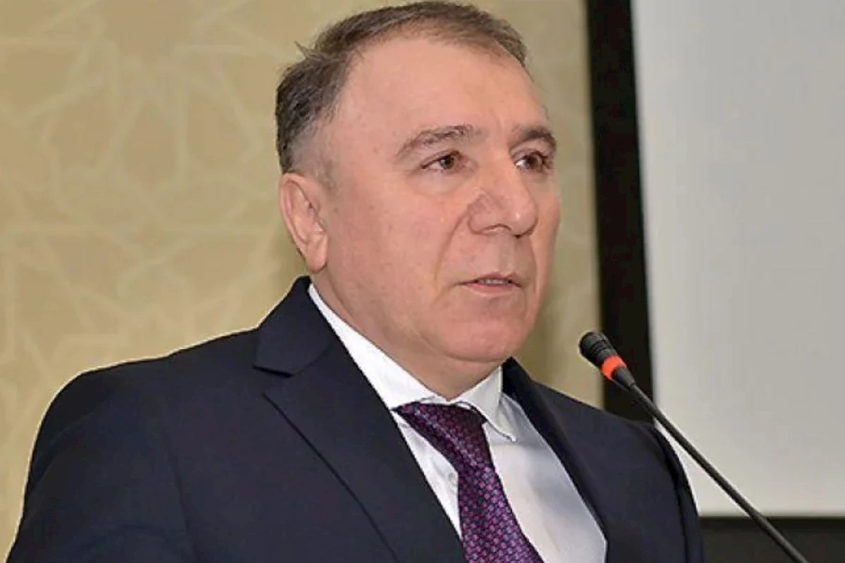 Prezident futbolçu İsgəndər Cavadovu fəxri diplomla təltif edib