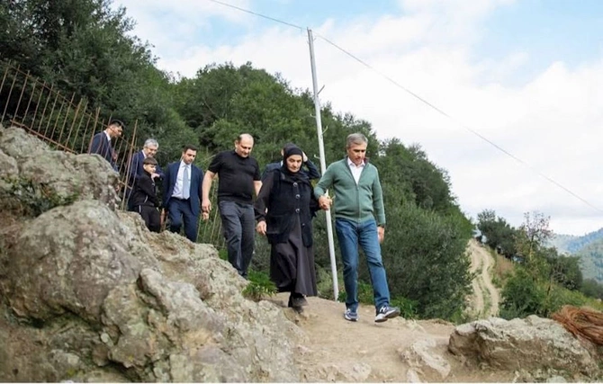 Pəncəlinin ailəsində xoş gün: Anar Ələkbərov da iştirak etdi — FOTOLAR Pəncəlinin ailəsində xoş gün: Anar Ələkbərov da iştirak etdi — FOTOLAR