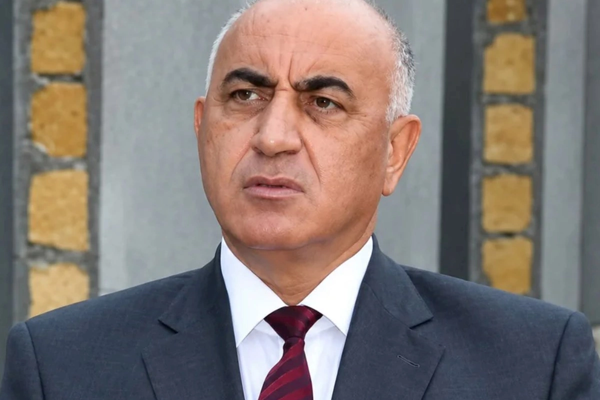 Həbsdə ölən sabiq icra başçısının binası satışa çıxarıldı