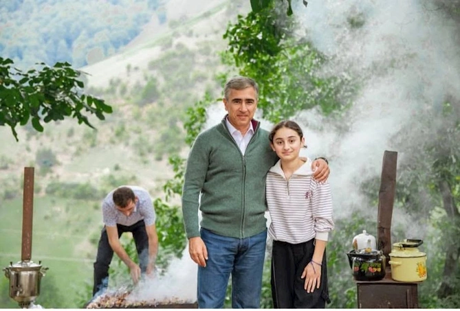 Pəncəlinin ailəsində xoş gün: Anar Ələkbərov da iştirak etdi — FOTOLAR Pəncəlinin ailəsində xoş gün: Anar Ələkbərov da iştirak etdi — FOTOLAR