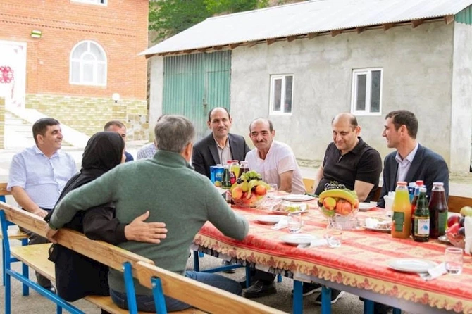 Pəncəlinin ailəsində xoş gün: Anar Ələkbərov da iştirak etdi — FOTOLAR Pəncəlinin ailəsində xoş gün: Anar Ələkbərov da iştirak etdi — FOTOLAR