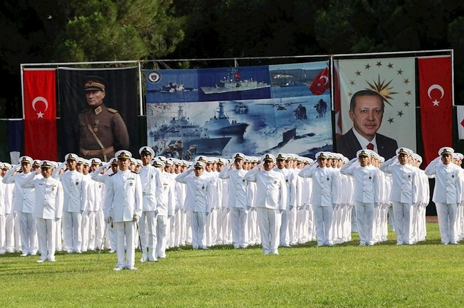 Türkiyədə təhsilini bitirən Azərbaycan hərbçilərinə diplomlar təqdim edilib — FOTOLAR Türkiyədə təhsilini bitirən Azərbaycan hərbçilərinə diplomlar təqdim edilib — FOTOLAR