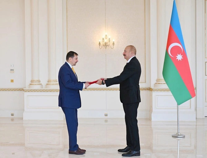 Prezident BMT-nin Azərbaycanda yeni təyin olunmuş rezident əlaqələndiricisini qəbul edib — FOTOLAR Prezident BMT-nin Azərbaycanda yeni təyin olunmuş rezident əlaqələndiricisini qəbul edib — FOTOLAR