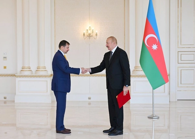 Prezident BMT-nin Azərbaycanda yeni təyin olunmuş rezident əlaqələndiricisini qəbul edib — FOTOLAR Prezident BMT-nin Azərbaycanda yeni təyin olunmuş rezident əlaqələndiricisini qəbul edib — FOTOLAR