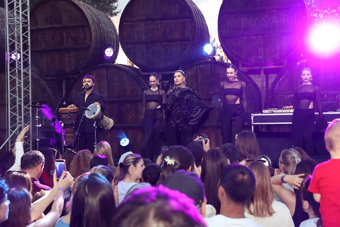 Şamaxıda ikigünlük Üzüm və Şərab Festivalı başa çatdı — FOTOLAR Şamaxıda ikigünlük Üzüm və Şərab Festivalı başa çatdı — FOTOLAR