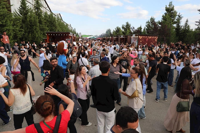 Şamaxıda ikigünlük Üzüm və Şərab Festivalı başa çatdı — FOTOLAR Şamaxıda ikigünlük Üzüm və Şərab Festivalı başa çatdı — FOTOLAR
