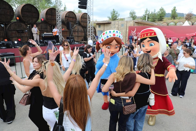 Şamaxıda ikigünlük Üzüm və Şərab Festivalı başa çatdı — FOTOLAR Şamaxıda ikigünlük Üzüm və Şərab Festivalı başa çatdı — FOTOLAR