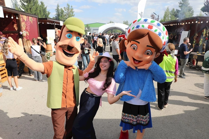 Şamaxıda ikigünlük Üzüm və Şərab Festivalı başa çatdı — FOTOLAR Şamaxıda ikigünlük Üzüm və Şərab Festivalı başa çatdı — FOTOLAR